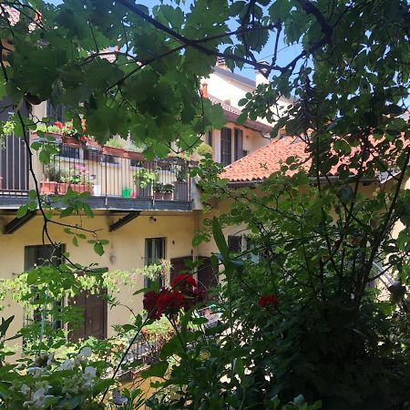 Apartamento Il Tetto Fiorito Dell'Isola Milán Exterior foto