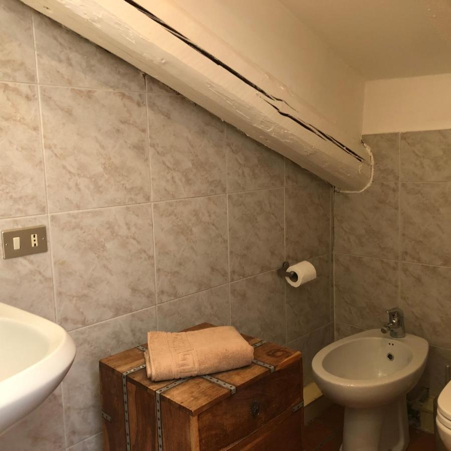 Apartamento Il Tetto Fiorito Dell'Isola Milán Exterior foto