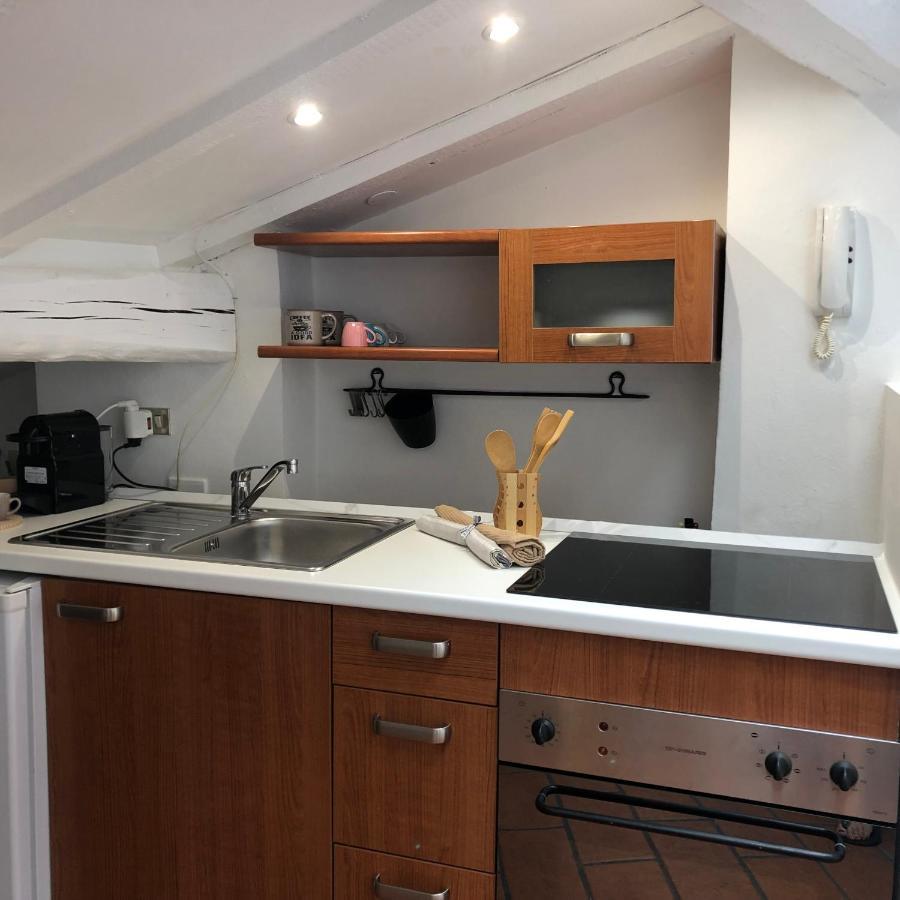 Apartamento Il Tetto Fiorito Dell'Isola Milán Exterior foto