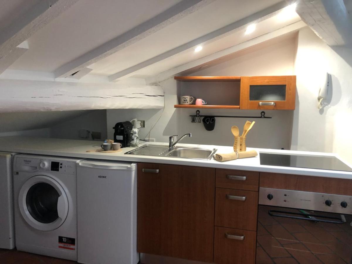 Apartamento Il Tetto Fiorito Dell'Isola Milán Exterior foto