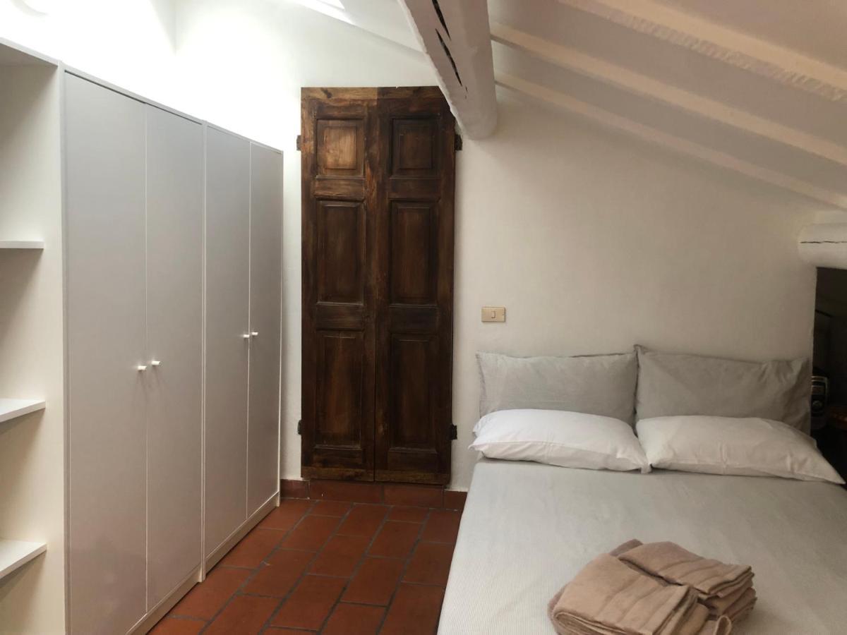 Apartamento Il Tetto Fiorito Dell'Isola Milán Exterior foto